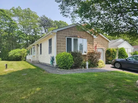 5148 Village Circle E Manorville NY 11949