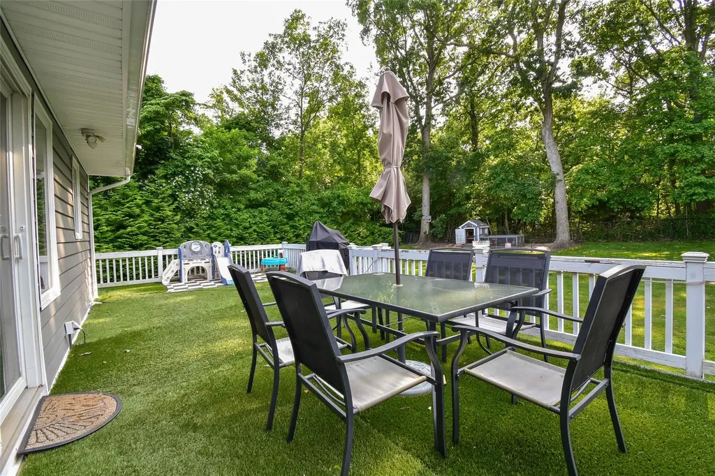 5 Dartmouth Road Shoreham NY 11786