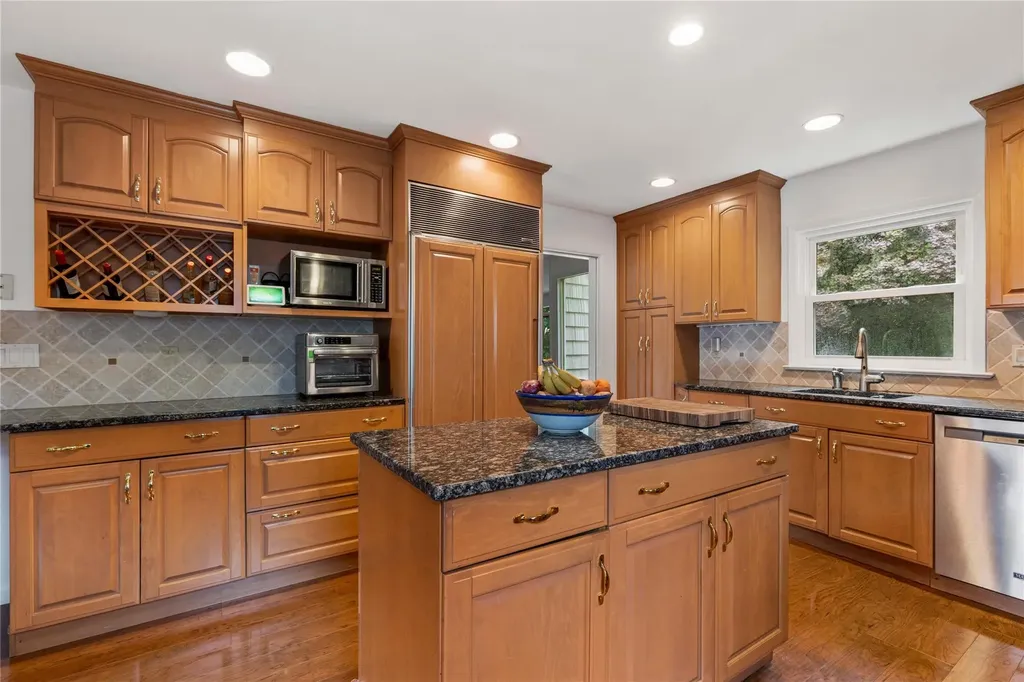 89 Oakland Avenue Harrison NY 10528