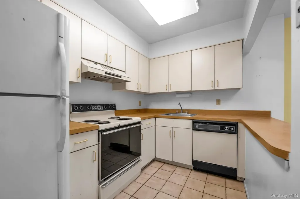 1337 Broadway Hewlett NY 11557