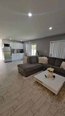 943 Macarthur Street Bohemia NY 11716