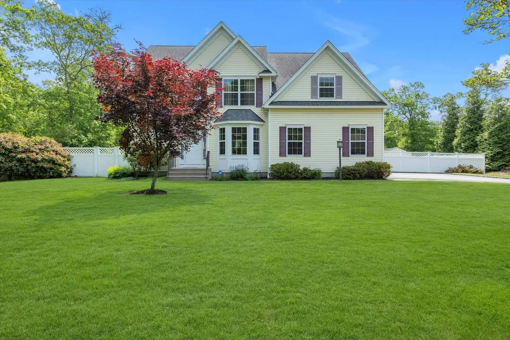 3 Horstead Court Yaphank NY 11980