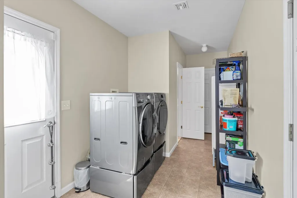 3 Horstead Court Yaphank NY 11980