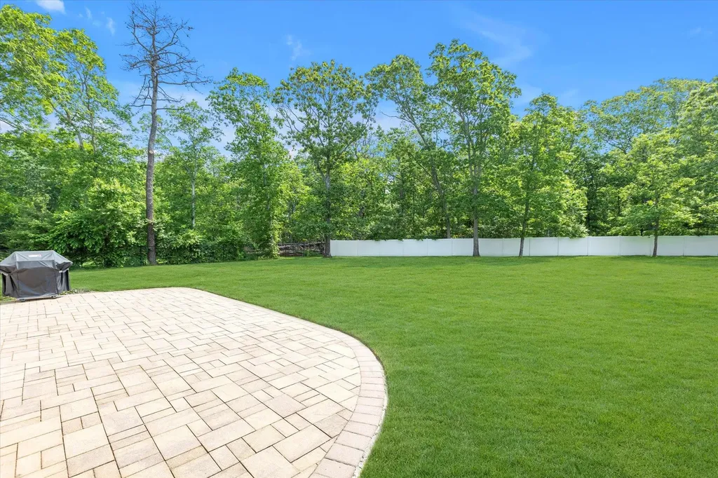 3 Horstead Court Yaphank NY 11980