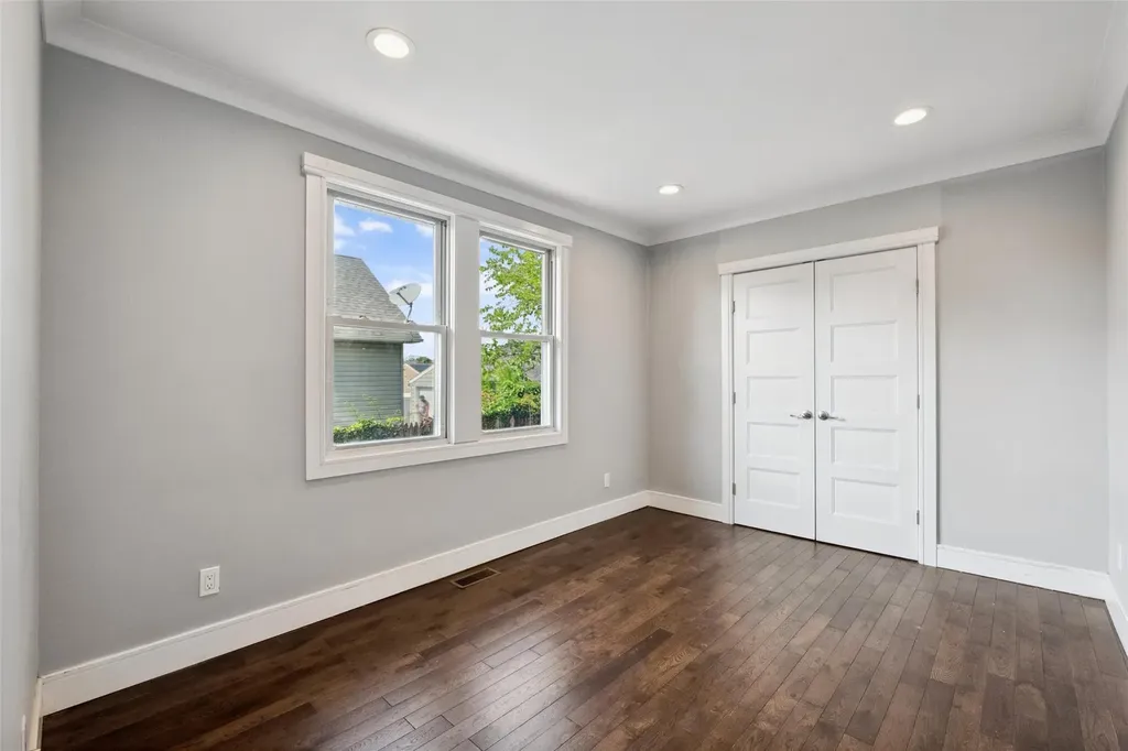 634 Adams Avenue Lindenhurst NY 11757
