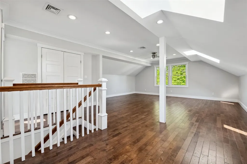 634 Adams Avenue Lindenhurst NY 11757