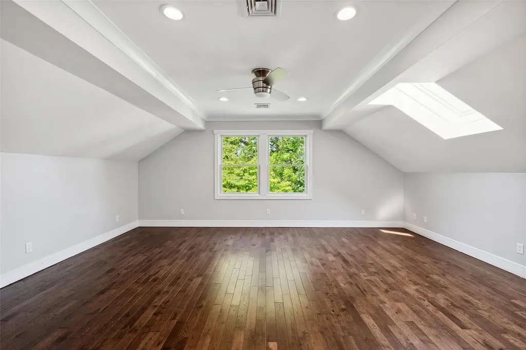 634 Adams Avenue Lindenhurst NY 11757