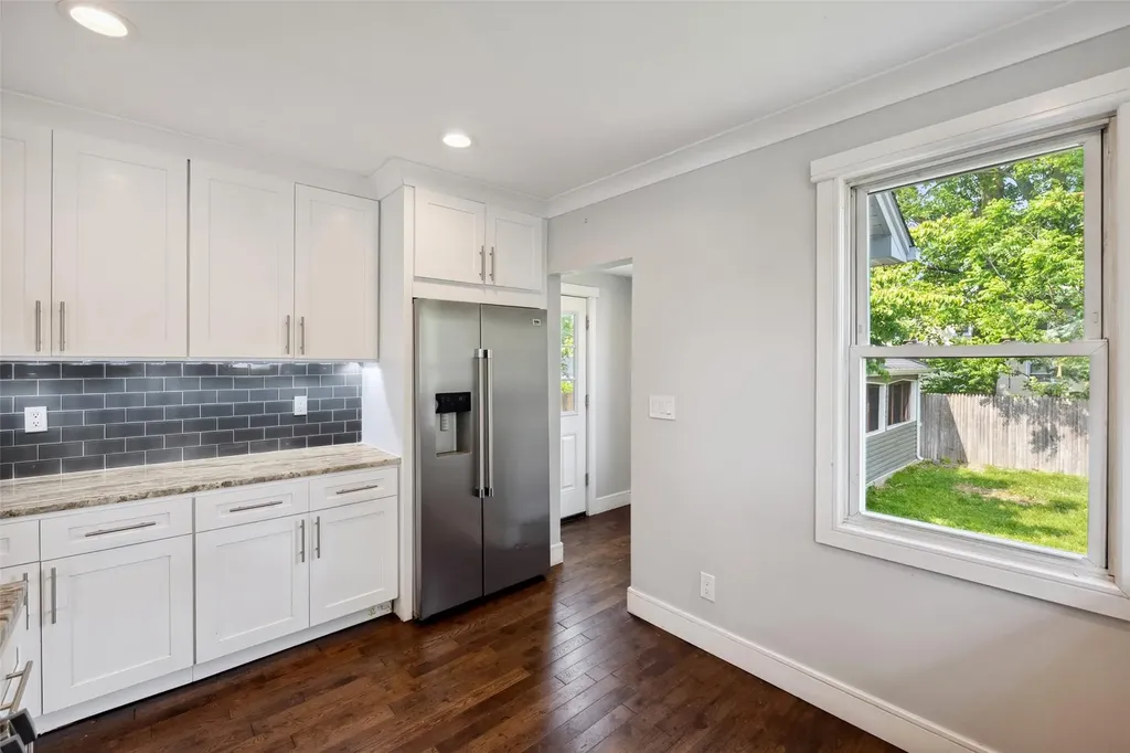 634 Adams Avenue Lindenhurst NY 11757