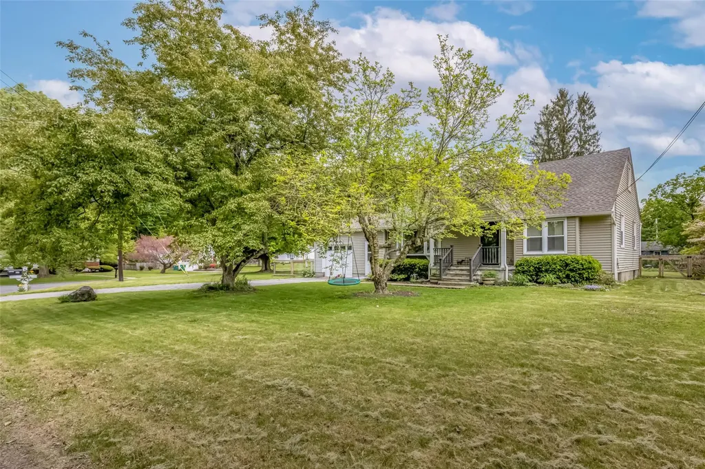 35 Circle Drive Hyde Park NY 12538