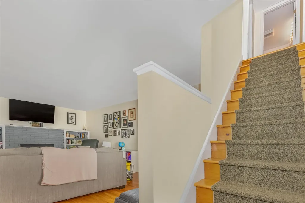35 Circle Drive Hyde Park NY 12538