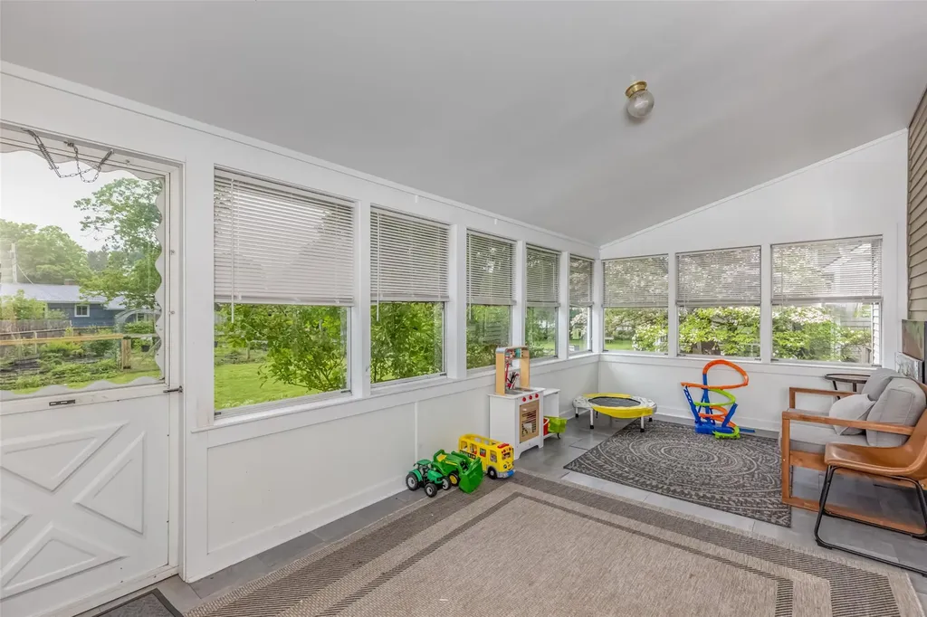 35 Circle Drive Hyde Park NY 12538