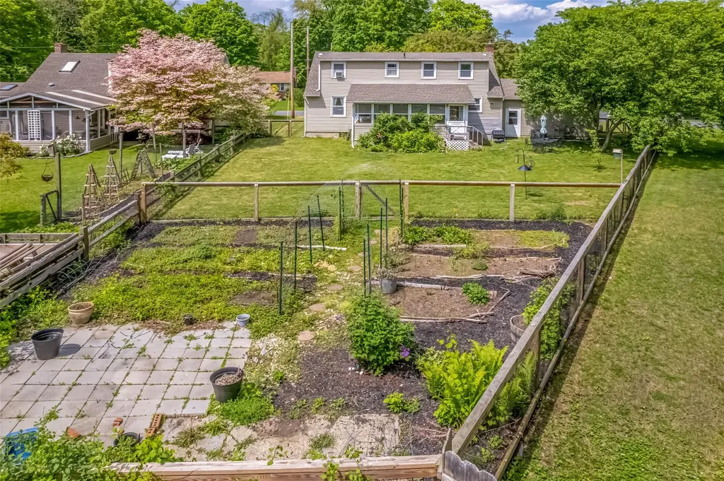 35 Circle Drive Hyde Park NY 12538