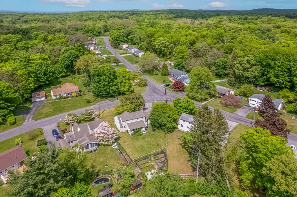 35 Circle Drive Hyde Park NY 12538