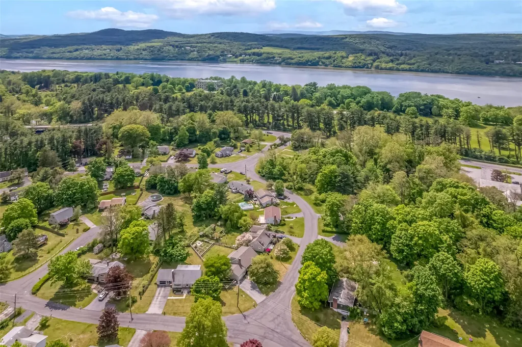 35 Circle Drive Hyde Park NY 12538