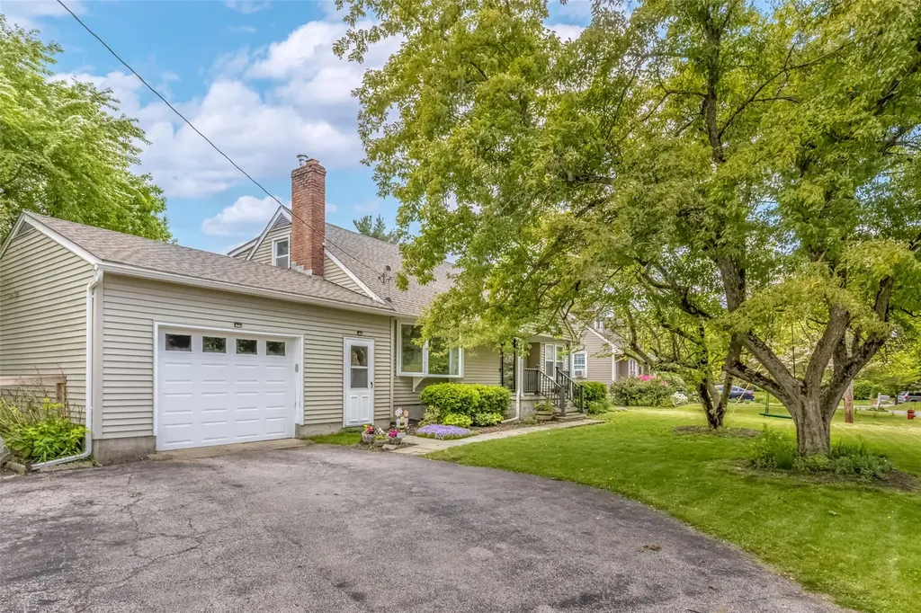 35 Circle Drive Hyde Park NY 12538