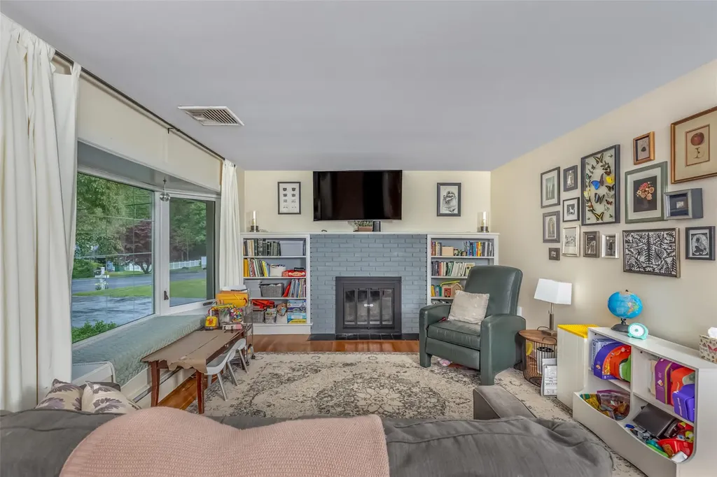 35 Circle Drive Hyde Park NY 12538