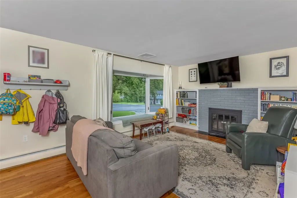 35 Circle Drive Hyde Park NY 12538