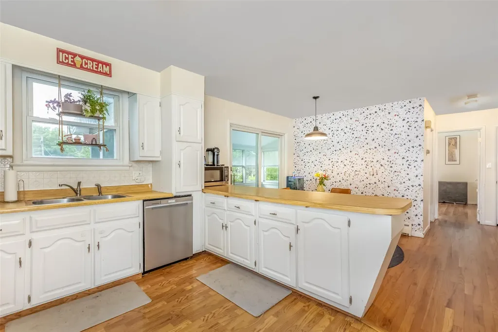 35 Circle Drive Hyde Park NY 12538