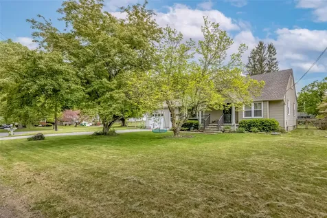 35 Circle Drive Hyde Park NY 12538