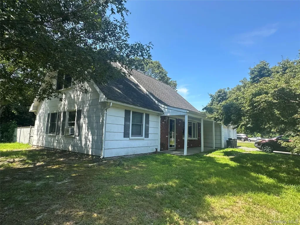 2 Hamilton Court Coram NY 11727