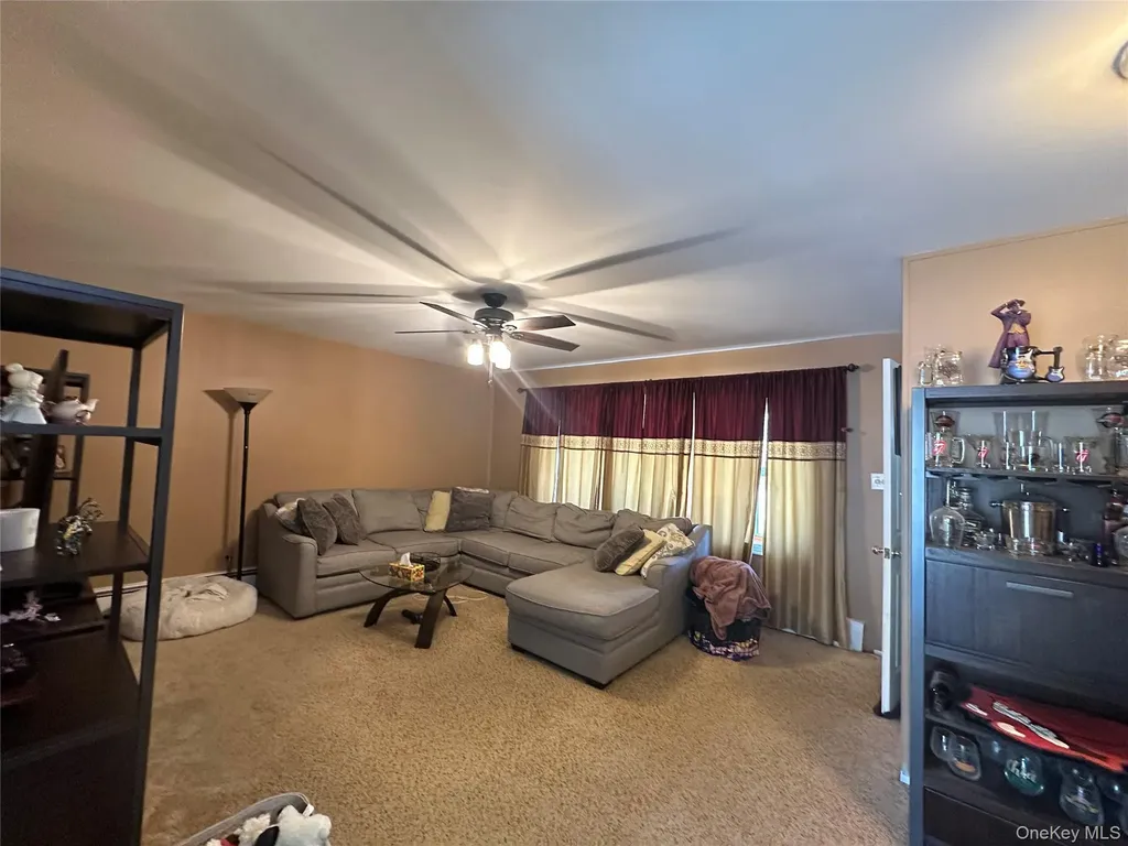 2 Hamilton Court Coram NY 11727