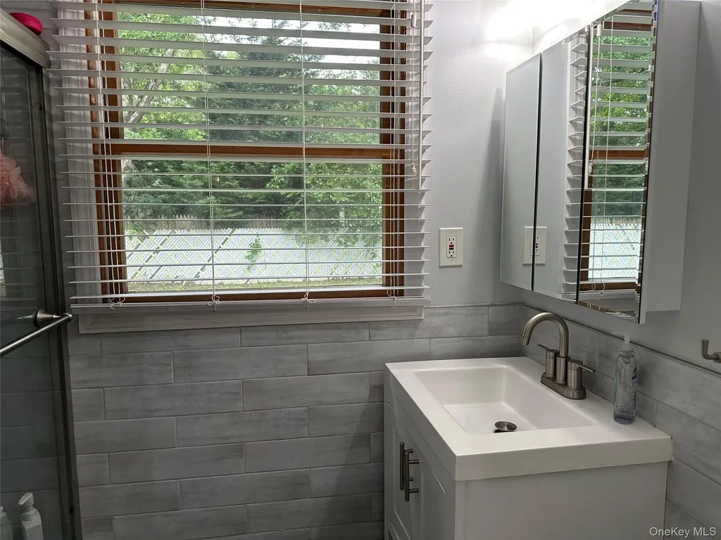 2 Hamilton Court Coram NY 11727