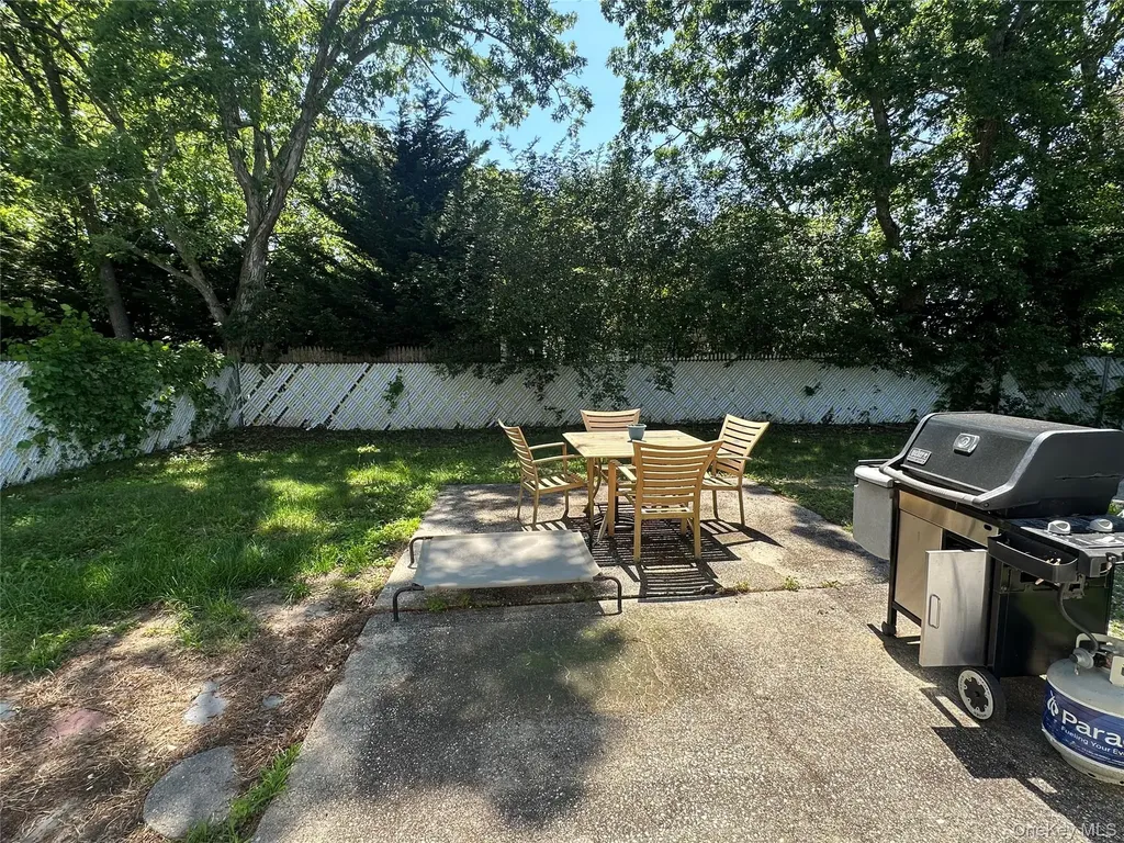 2 Hamilton Court Coram NY 11727