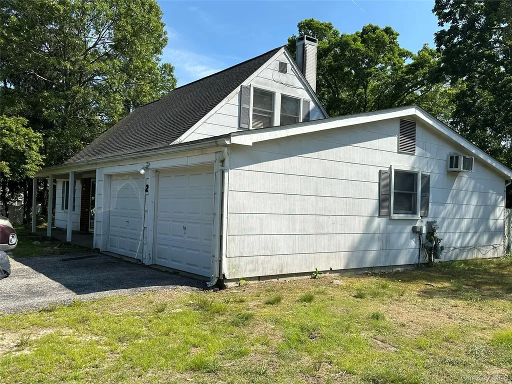 2 Hamilton Court Coram NY 11727