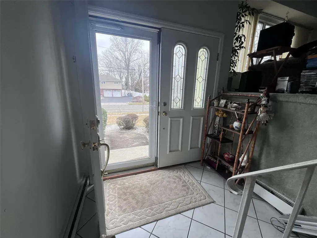4 Farmstead Road Commack NY 11725