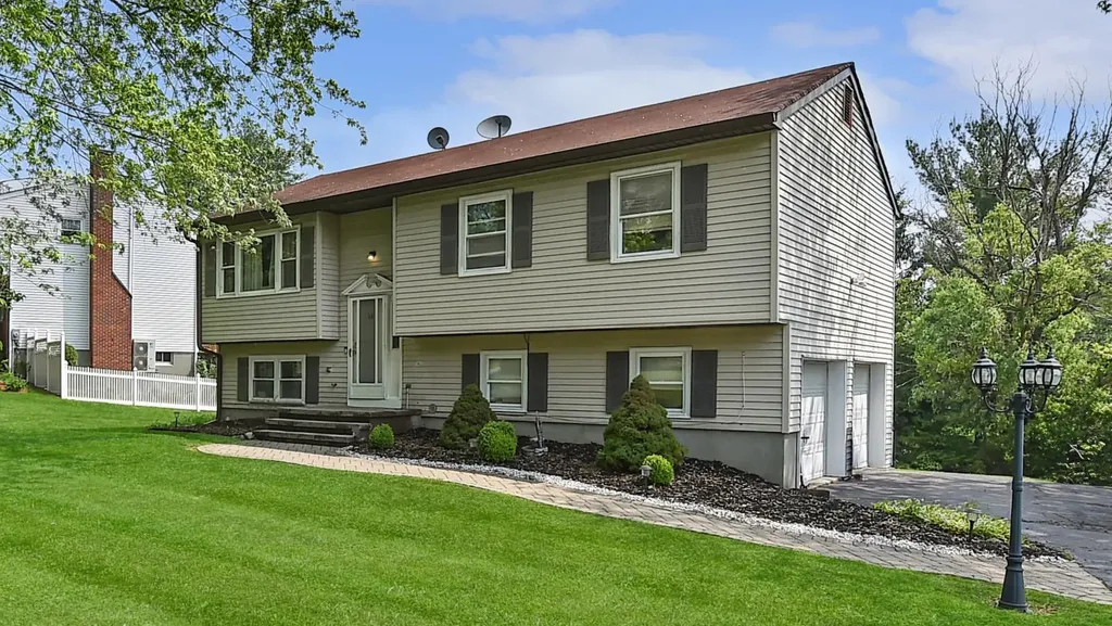 16 Beth Drive Middletown NY 10941