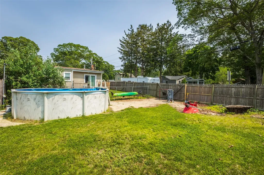 72 Parkway Boulevard Ronkonkoma NY 11779