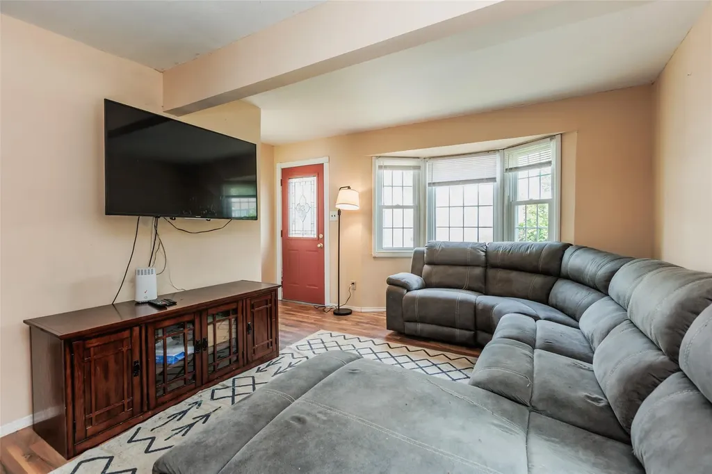 72 Parkway Boulevard Ronkonkoma NY 11779