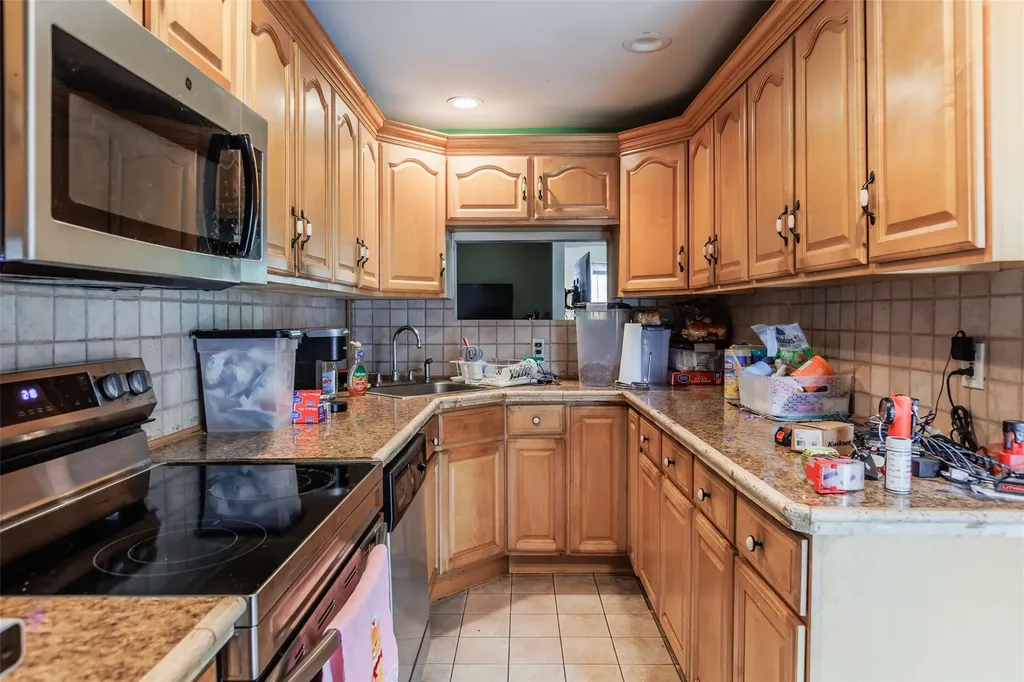72 Parkway Boulevard Ronkonkoma NY 11779