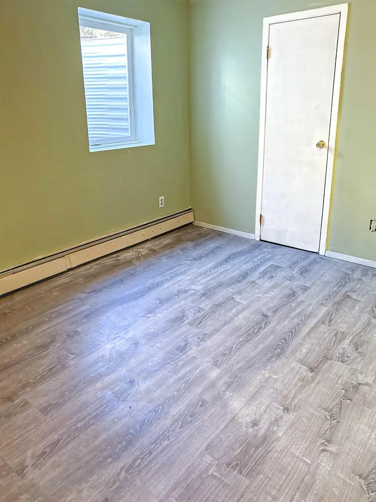 85 Ferndale Avenue Selden NY 11784