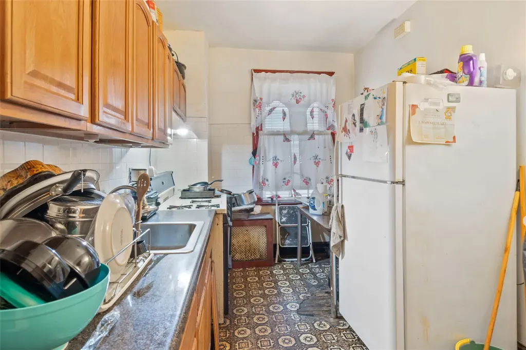 4318 Edson Avenue Bronx NY 10466