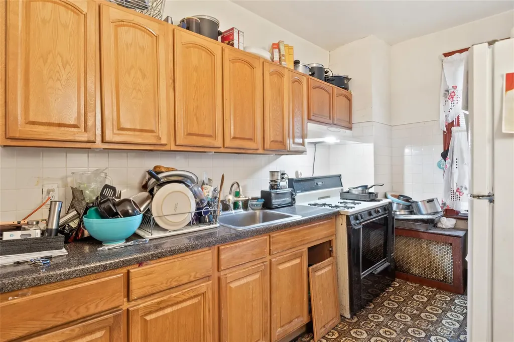 4318 Edson Avenue Bronx NY 10466