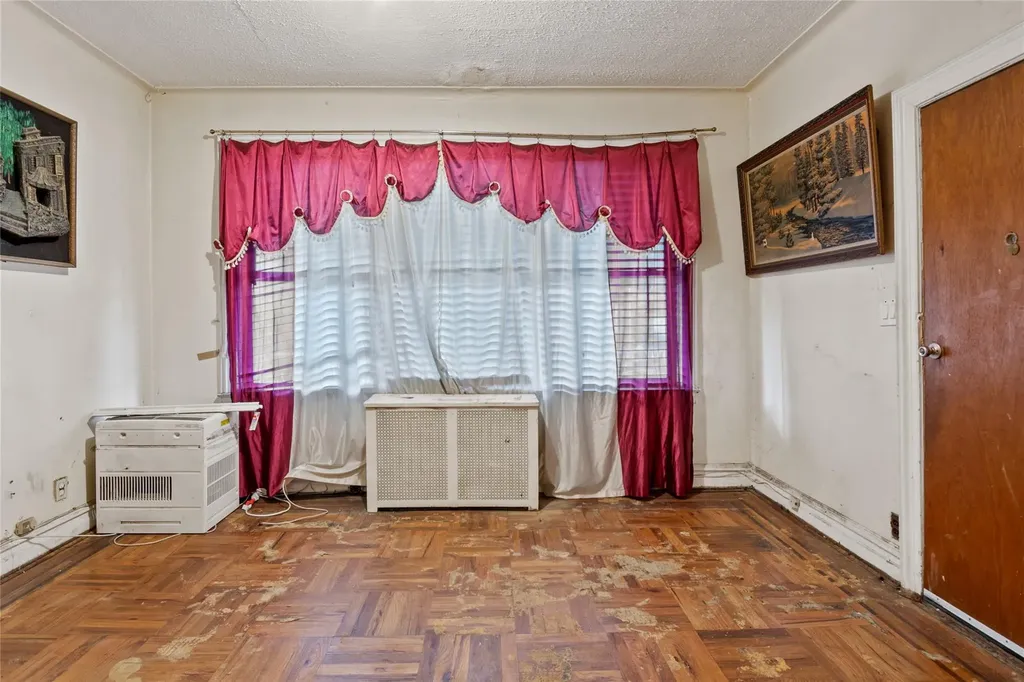 4318 Edson Avenue Bronx NY 10466