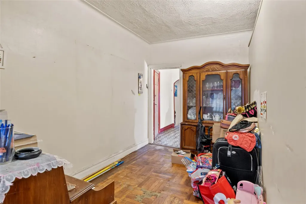 4318 Edson Avenue Bronx NY 10466