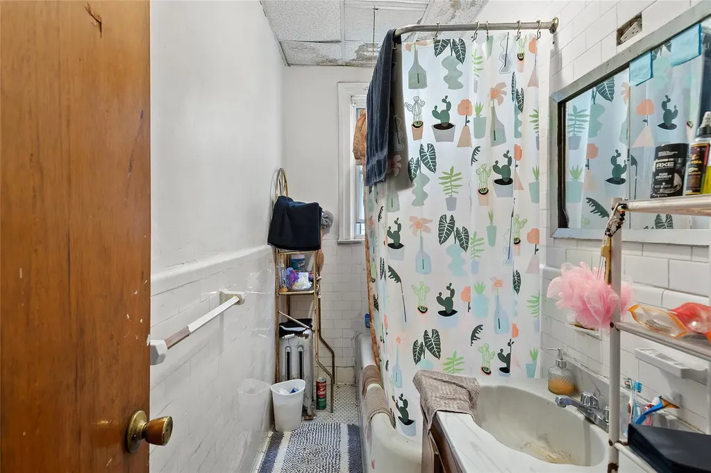 4318 Edson Avenue Bronx NY 10466