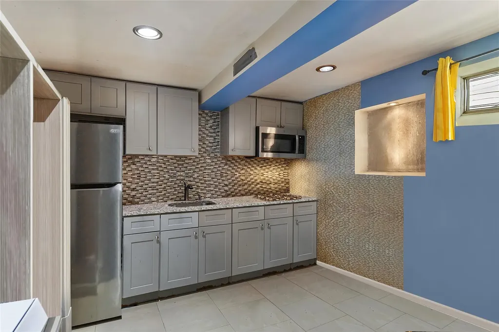 4318 Edson Avenue Bronx NY 10466