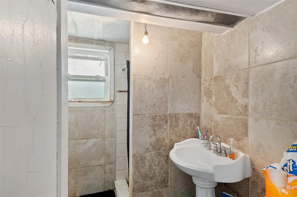 4318 Edson Avenue Bronx NY 10466