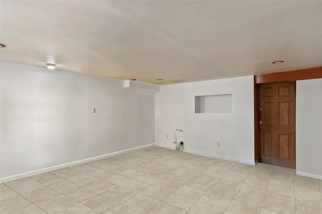 4318 Edson Avenue Bronx NY 10466