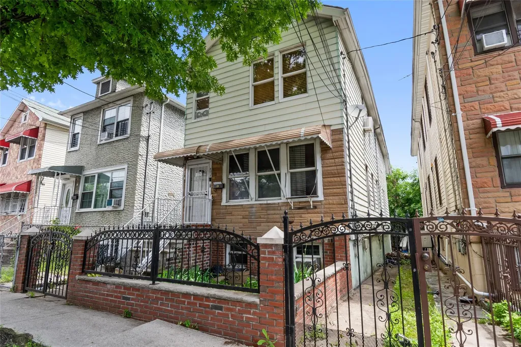 4318 Edson Avenue Bronx NY 10466