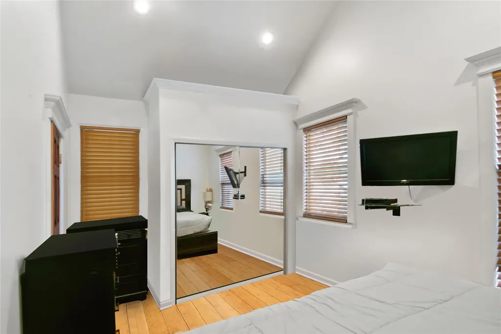 4318 Edson Avenue Bronx NY 10466