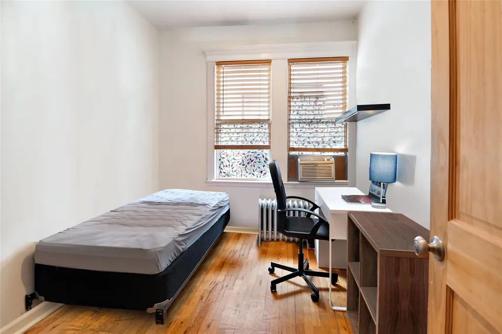4318 Edson Avenue Bronx NY 10466