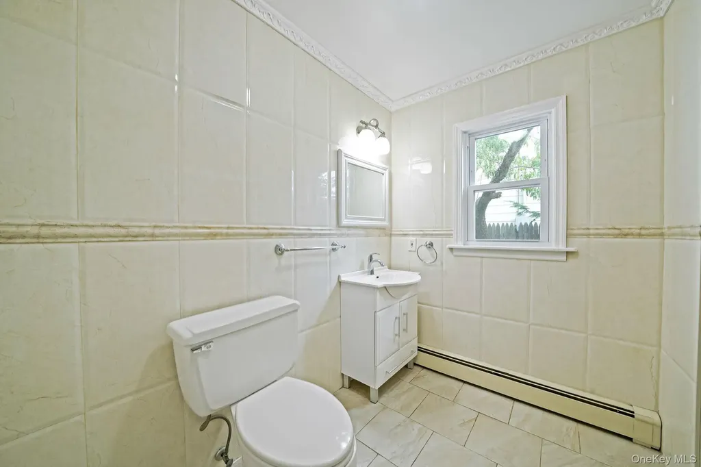 95 Lantern Road Hicksville NY 11801