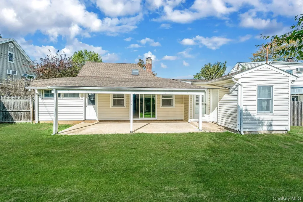 95 Lantern Road Hicksville NY 11801