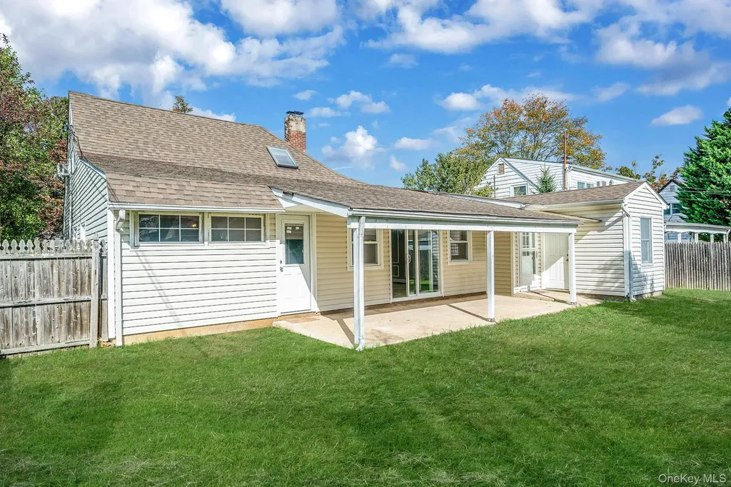 95 Lantern Road Hicksville NY 11801