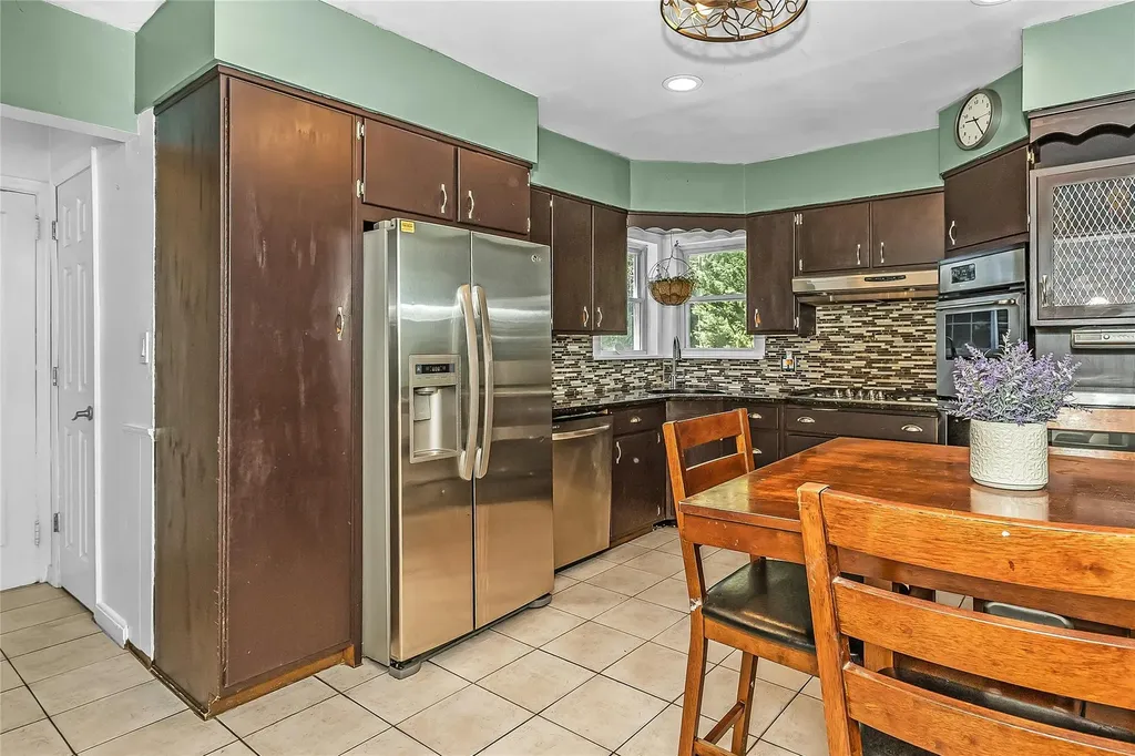 533 Forest Avenue Massapequa NY 11758