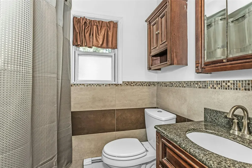 533 Forest Avenue Massapequa NY 11758